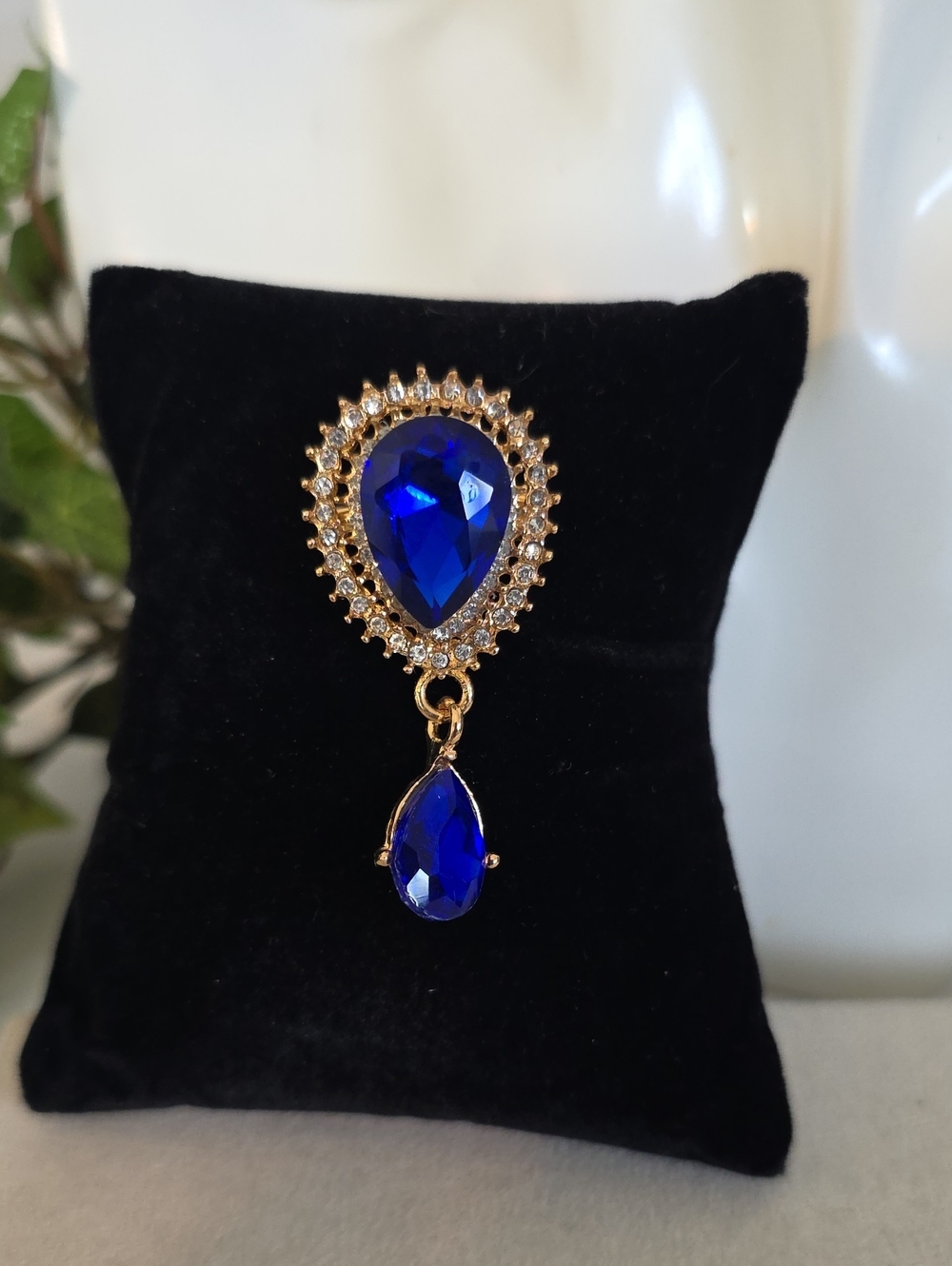 Gold Tone Royal Blue Teardrop Rhinestone Brooch Pin Crystal Drip